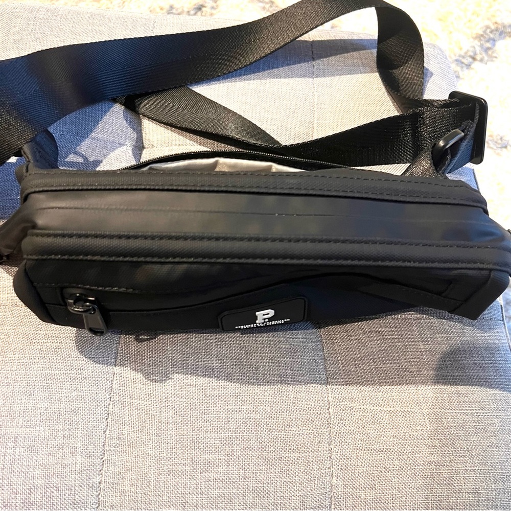 Portland Gear Cascade Crossbody Bag ~ Black - Picture 3 of 13
